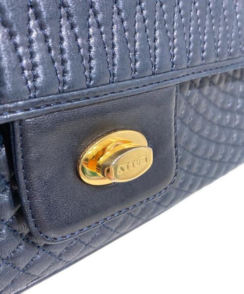 BALLY（バリー）BALLY (バリー) キルティングチェーンショルダーバッグ ゴールド×ネイビーの古着・服飾アイテム