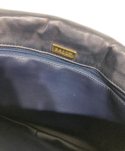 BALLY（バリー）BALLY (バリー) キルティングチェーンショルダーバッグ ゴールド×ネイビーの古着・服飾アイテム