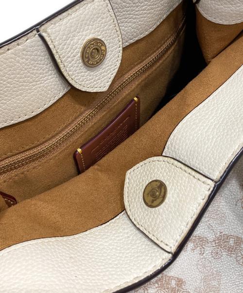 COACH（コーチ）COACH (コーチ) ホース＆キャリッジ コーティングキャンバス レザーバッグ ベージュ×アイボリーの古着・服飾アイテム