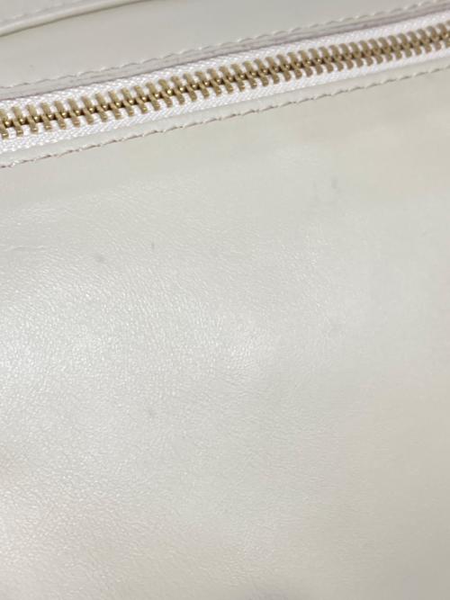 AULENTTI（オウレンティ）AULENTTI (オウレンティ) レザーショルダーバッグ ベージュの古着・服飾アイテム