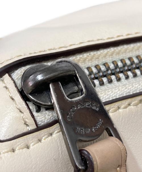COACH（コーチ）COACH (コーチ) 馬車柄 ショルダーボディバッグ アイボリーの古着・服飾アイテム