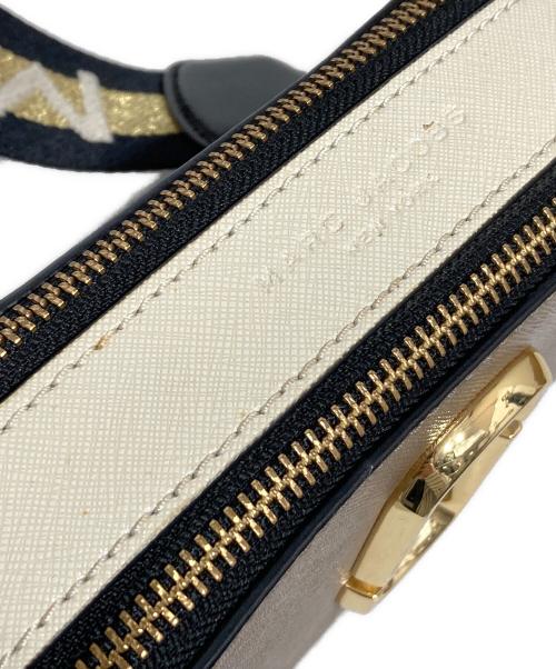 MARC JACOBS（マークジェイコブス）MARC JACOBS (マークジェイコブス) ザ スナップショット ブラウン×ベージュの古着・服飾アイテム