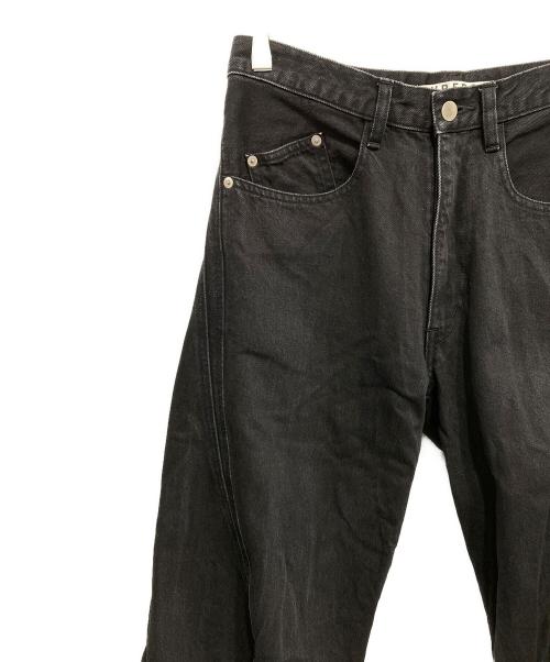 NVRFRGT（ネヴァーフォーゲット）NVRFRGT (ネヴァーフォーゲット) 3D TWISTED WIDE LEG JEANS グレー サイズ:1の古着・服飾アイテム