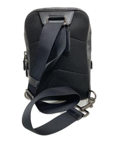 COACH（コーチ）COACH (コーチ) トラック パック シグネチャー キャンバスショルダーバッグ ブラックの古着・服飾アイテム
