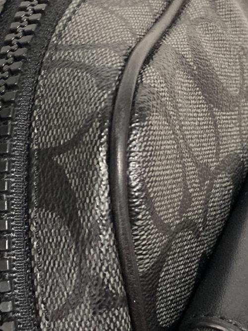 COACH（コーチ）COACH (コーチ) トラック パック シグネチャー キャンバスショルダーバッグ ブラックの古着・服飾アイテム