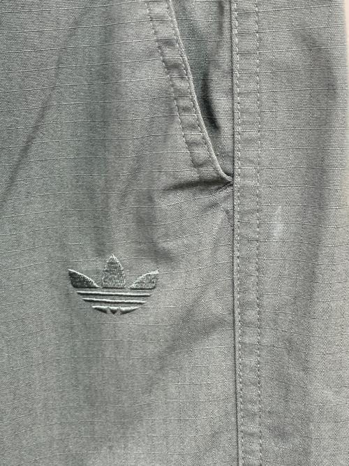 adidas（アディダス）adidas (アディダス) カーゴパンツ グレー サイズ:Ｌの古着・服飾アイテム