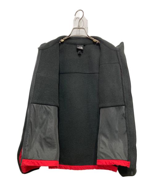 THE NORTH FACE（ザ ノース フェイス）THE NORTH FACE (ザ ノース フェイス) Denali Jacket/デナリジャケット レッド×ブラック サイズ:Mの古着・服飾アイテム