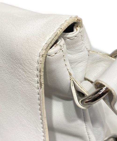 CELINE（セリーヌ）CELINE (セリーヌ) リングデザインショルダーバッグ ホワイトの古着・服飾アイテム