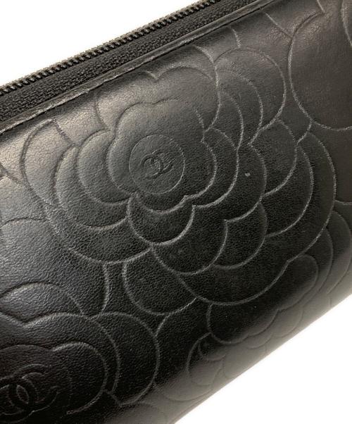 CHANEL（シャネル）CHANEL (シャネル) カメリアラウンドファスナー財布 ブラックの古着・服飾アイテム