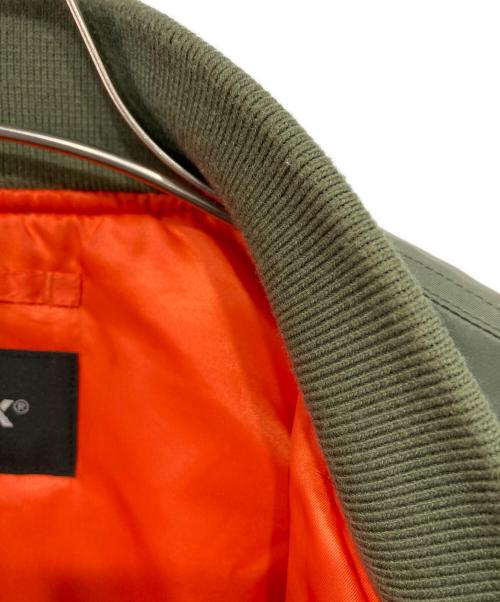 AVIREX（アヴィレックス）AVIREX (アヴィレックス) ディズニーコレクション フライトジャケット/Disney Collection FLIGHT JACKET グリーン サイズ:2XLの古着・服飾アイテム