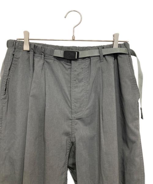 GRAMICCI（グラミチ）GRAMICCI (グラミチ) 〈別注〉2タックワイドテーパードパンツ グレー サイズ:Lの古着・服飾アイテム