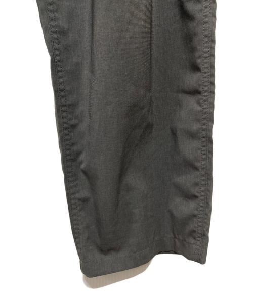 GRAMICCI（グラミチ）GRAMICCI (グラミチ) 〈別注〉2タックワイドテーパードパンツ グレー サイズ:Lの古着・服飾アイテム