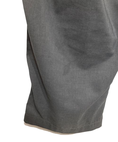 GRAMICCI（グラミチ）GRAMICCI (グラミチ) 〈別注〉2タックワイドテーパードパンツ グレー サイズ:Lの古着・服飾アイテム