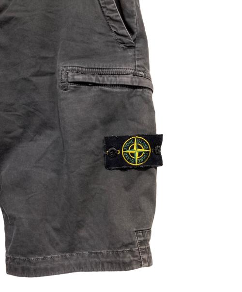 STONE ISLAND（ストーンアイランド）STONE ISLAND (ストーンアイランド) カーゴショーツ ブラック サイズ:W31の古着・服飾アイテム