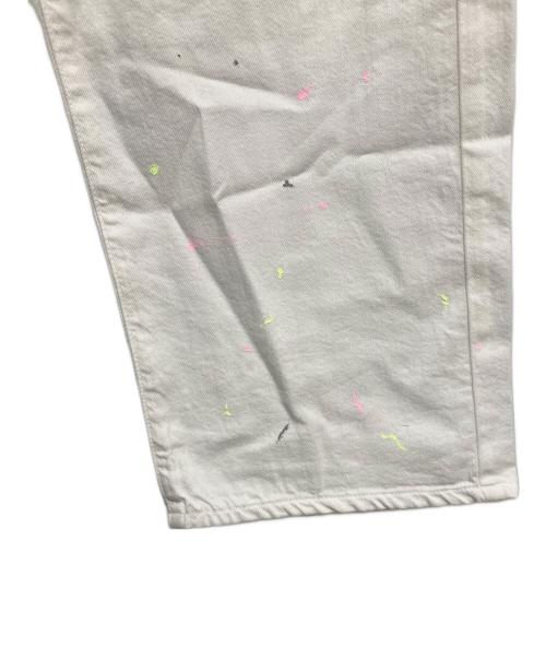 NEEDBY（ニードバイ）NEEDBY (ニードバイ) The rejoice KOHペイントデニム ホワイト サイズ:24の古着・服飾アイテム