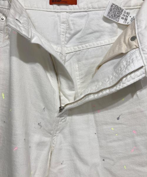 NEEDBY（ニードバイ）NEEDBY (ニードバイ) The rejoice KOHペイントデニム ホワイト サイズ:24の古着・服飾アイテム