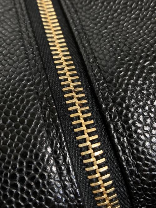 CHANEL（シャネル）CHANEL (シャネル) キャビアスキンチェーンショルダーバッグ ブラックの古着・服飾アイテム