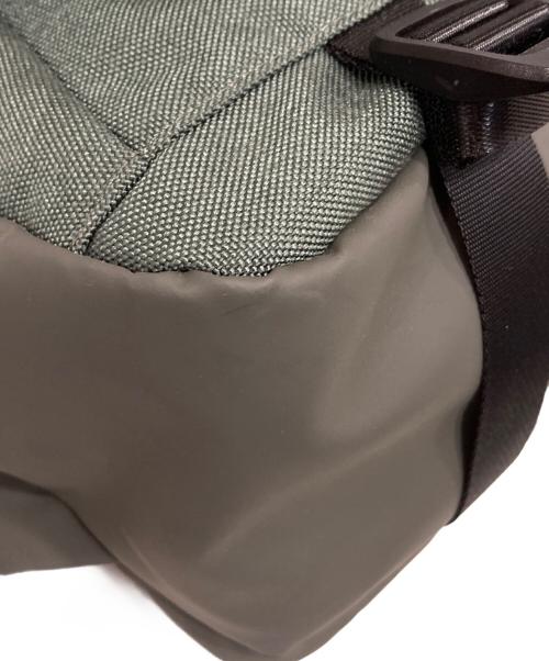 TRIDEAL（トライディール）TRIDEAL (トライディール) TOUGH BIG SLING BAG カーキの古着・服飾アイテム