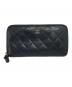 CHANEL（シャネル）の古着「キャビアスキンマトラッセラウンドジップウォレット」｜ブラック