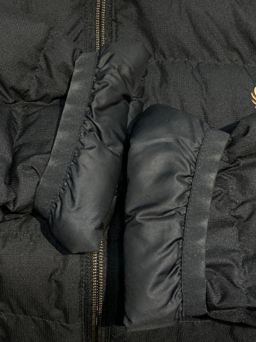 FRED PERRY（フレッドペリー）FRED PERRY (フレッドペリー) Insulated Jacket ブラック サイズ:Ｌの古着・服飾アイテム