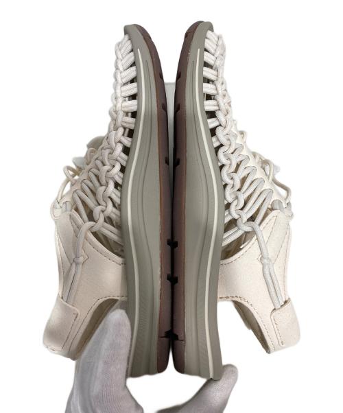 KEEN（キーン）KEEN (キーン) UNEEKサンダル ホワイト サイズ:24の古着・服飾アイテム