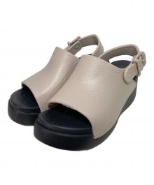crocs（クロックス）の古着「ディラン プラットフォーム スライド」｜ベージュ×ブラック