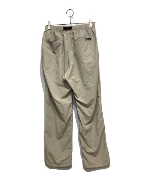 GRAMICCI（グラミチ）GRAMICCI (グラミチ) LOWERCASE NYLON TRACK PANT ベージュ サイズ:Ｍの古着・服飾アイテム