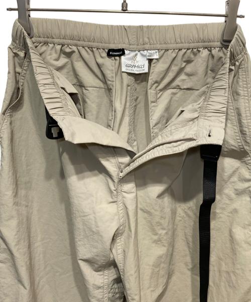 GRAMICCI（グラミチ）GRAMICCI (グラミチ) LOWERCASE NYLON TRACK PANT ベージュ サイズ:Ｍの古着・服飾アイテム