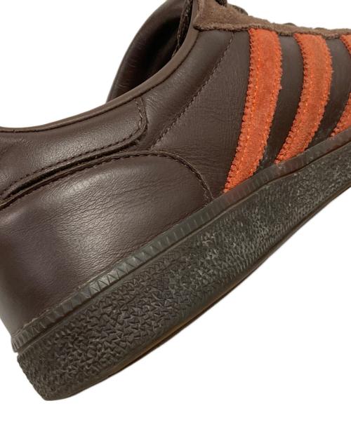 adidas（アディダス）adidas (アディダス) スニーカー ブラウン サイズ:27の古着・服飾アイテム