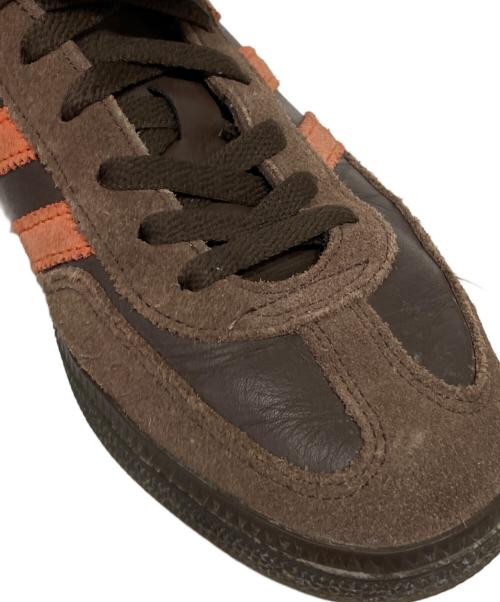 adidas（アディダス）adidas (アディダス) スニーカー ブラウン サイズ:27の古着・服飾アイテム
