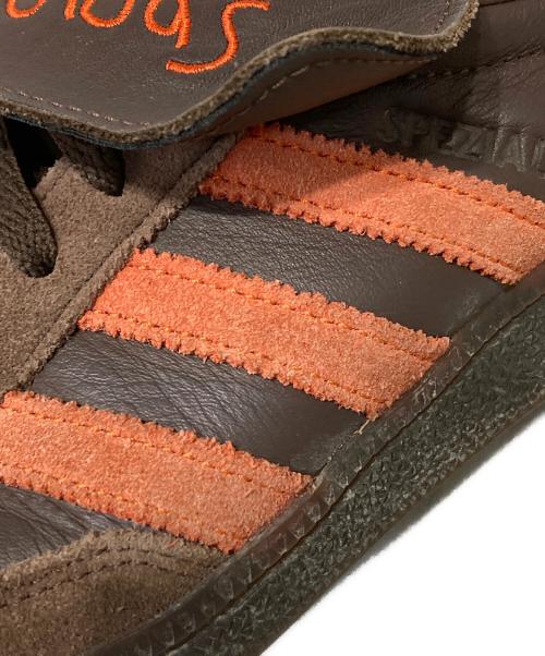 adidas（アディダス）adidas (アディダス) スニーカー ブラウン サイズ:27の古着・服飾アイテム