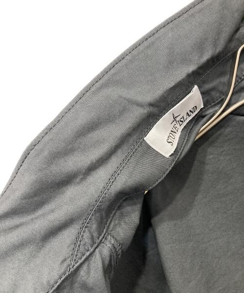 STONE ISLAND（ストーンアイランド）STONE ISLAND (ストーンアイランド) ガーメントダイスーピマコットンストレッチツイルシャツブルゾン グレー サイズ:Mの古着・服飾アイテム