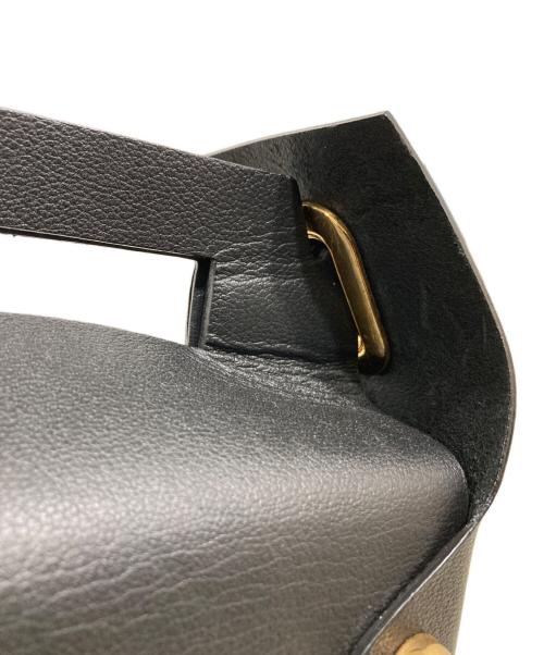 masu（エムエーエスユー）masu (エムエーエスユー) LEATHER CAKE BAG ブラックの古着・服飾アイテム