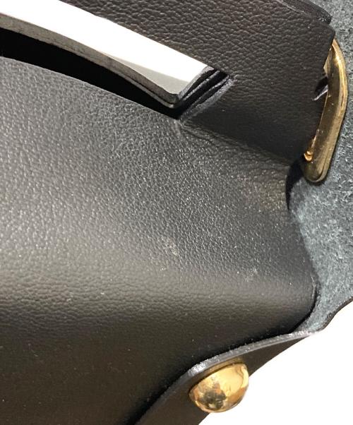 masu（エムエーエスユー）masu (エムエーエスユー) LEATHER CAKE BAG ブラックの古着・服飾アイテム
