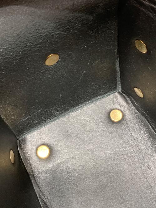 masu（エムエーエスユー）masu (エムエーエスユー) LEATHER CAKE BAG ブラックの古着・服飾アイテム
