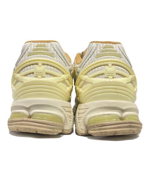NEW BALANCE（ニューバランス）NEW BALANCE (ニューバランス) ローカットスニーカー ホワイト×イエロー サイズ:24.5の古着・服飾アイテム