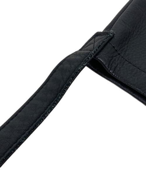 HENDER SCHEME（エンダースキーマ）HENDER SCHEME (エンダースキーマ) Cow Shoulder Big(CHOCO) ブラックの古着・服飾アイテム