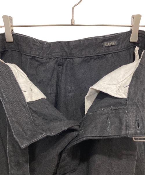 COMOLI（コモリ）COMOLI (コモリ) DENIM BELTED PANTS　24SS ブラック サイズ:2の古着・服飾アイテム