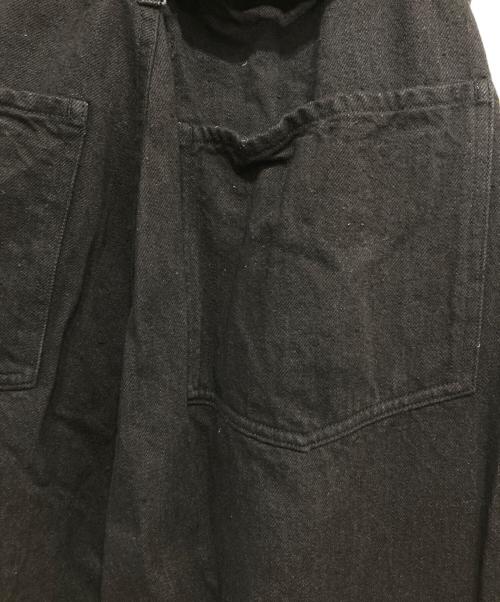 COMOLI（コモリ）COMOLI (コモリ) DENIM BELTED PANTS　24SS ブラック サイズ:2の古着・服飾アイテム