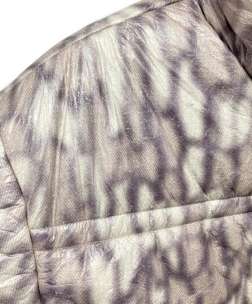 HUF（ハフ）HUF (ハフ) 89 WARPED Camo Tyvek PUFFER グレー サイズ:Sの古着・服飾アイテム