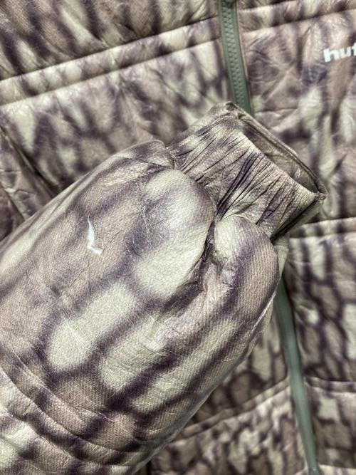 HUF（ハフ）HUF (ハフ) 89 WARPED Camo Tyvek PUFFER グレー サイズ:Sの古着・服飾アイテム