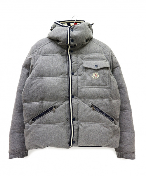 MONCLER（モンクレール）MONCLER (モンクレール) フード付ダウンジャケット グレー サイズ:2 BRANSON アニメーションタグの古着・服飾アイテム