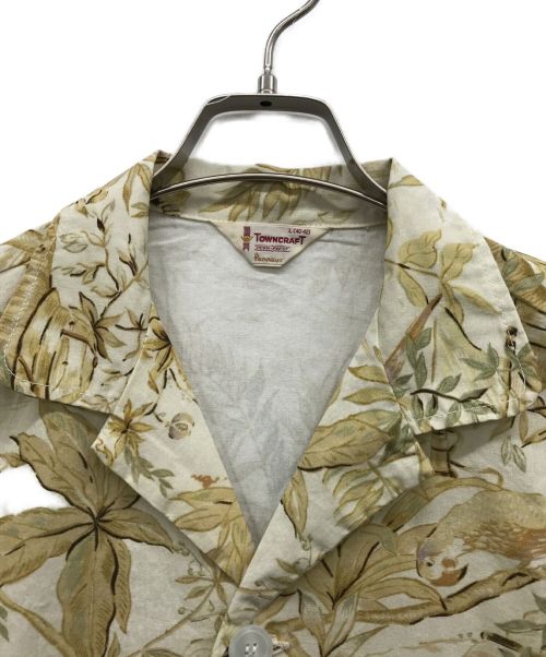 TOWN CRAFT（タウンクラフト）TOWN CRAFT (タウンクラフト) PRINTED BEACH SHIRTS ベージュ サイズ:40-42 Large 未使用品の古着・服飾アイテム