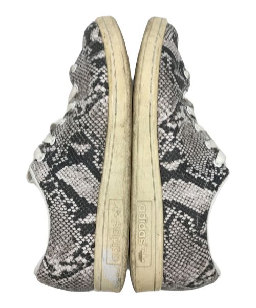 adidas（アディダス）adidas (アディダス) HYKE (ハイク) パイソン柄スニーカー グレー サイズ:US5の古着・服飾アイテム