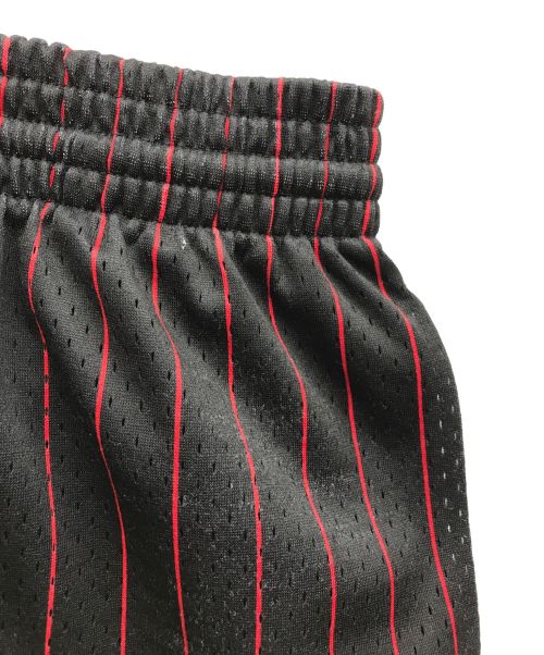 HARDWOOD CLASSICS（ハードウッドクラシック）HARDWOOD CLASSICS (ハードウッドクラシック) MITCHELL & NESS (ミッチェルアンドネス) ハーフパンツ ブラック サイズ:Mの古着・服飾アイテム