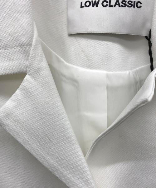 LOW CLASSIC（ロウクラシック）LOW CLASSIC (ロウクラシック) ベルテッド ジャケット ホワイト サイズ:Mの古着・服飾アイテム
