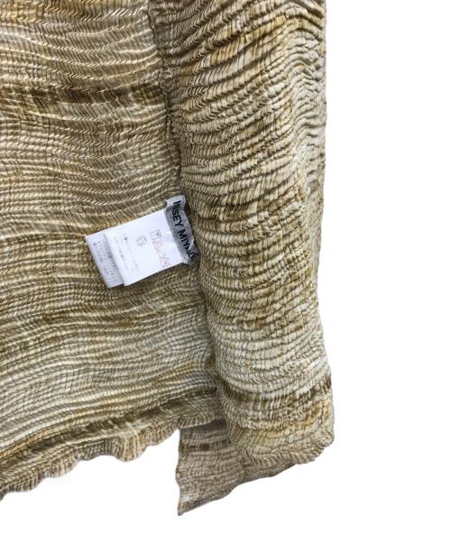 ISSEY MIYAKE（イッセイミヤケ）ISSEY MIYAKE (イッセイミヤケ) プリーツシャツ ベージュ サイズ:Mの古着・服飾アイテム