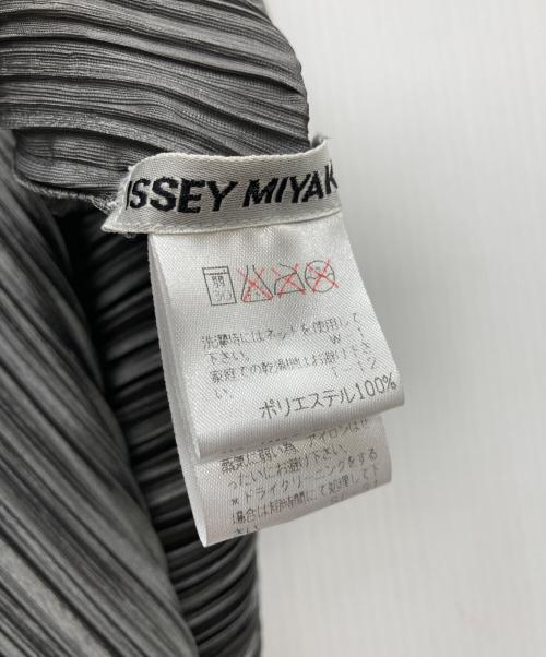 ISSEY MIYAKE（イッセイミヤケ）ISSEY MIYAKE (イッセイミヤケ) ノースリーブプリーツワンピース グレー サイズ:Sの古着・服飾アイテム