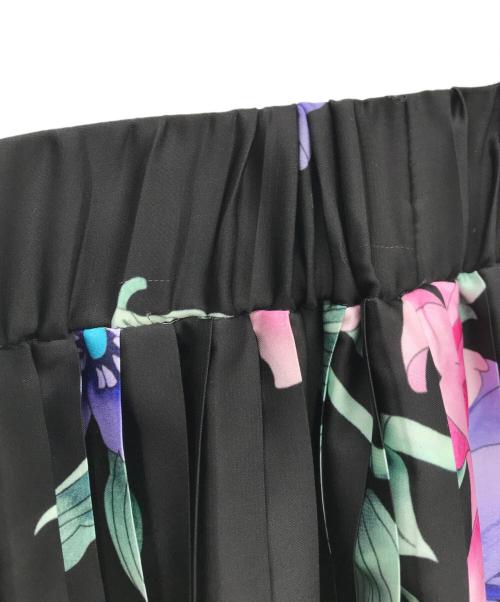 LEONARD（レオナール）LEONARD (レオナール) 花柄プリーツパンツ ブラック サイズ:38の古着・服飾アイテム