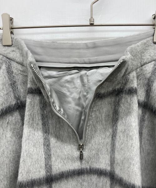 FOXEY NEWYORK（フォクシーニューヨーク）FOXEY NEWYORK (フォクシーニューヨーク) モヘア混 サーキュラースカート グレー サイズ:40の古着・服飾アイテム